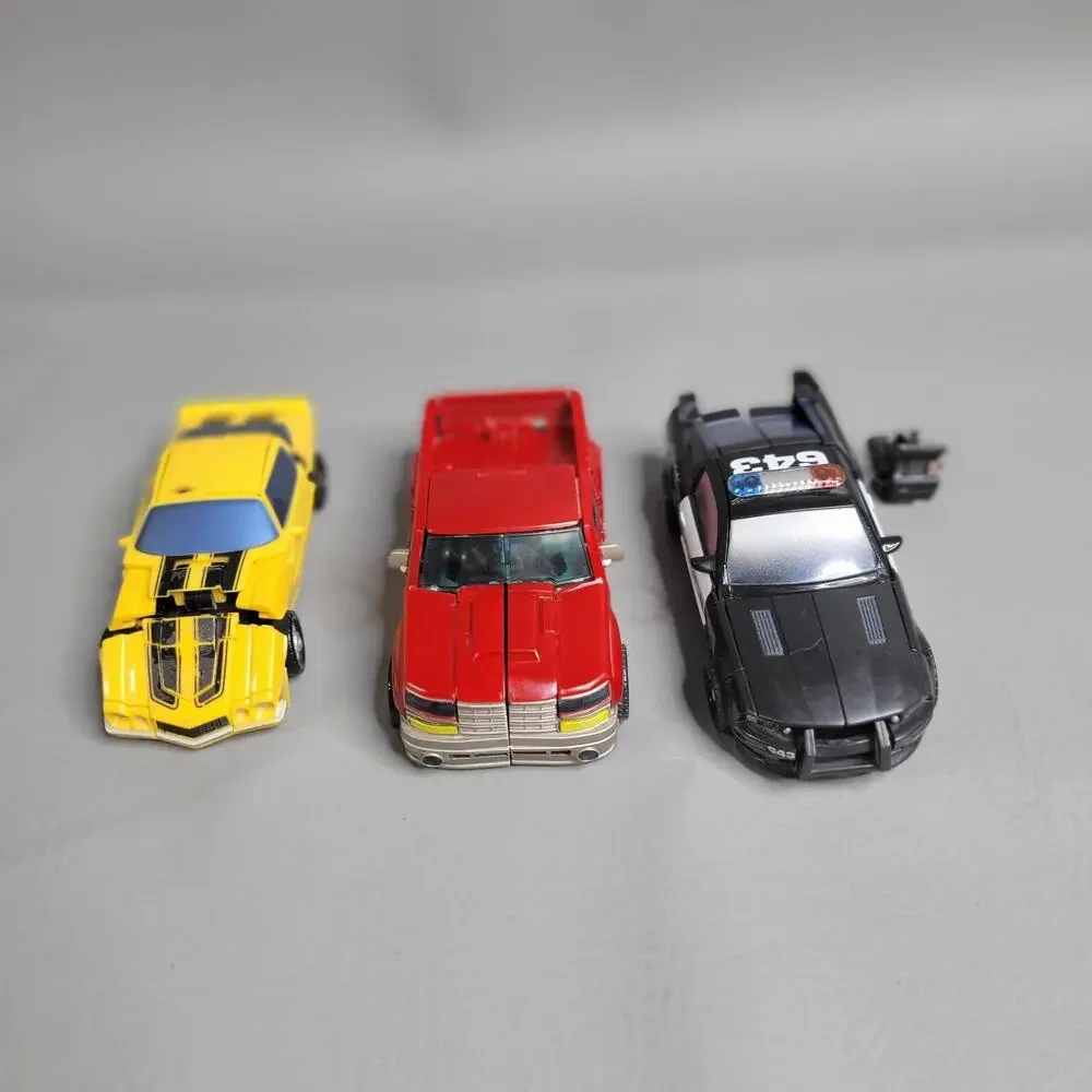 Transformers 2007 Movie Barricade Salvage Bumblebee Deluxe Class Incomplete